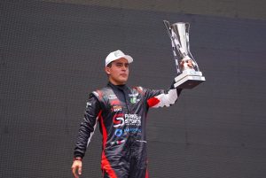 Koke de la Parra tercer lugar en la primera carrera del fin de semana histórico de Nascar CDMX