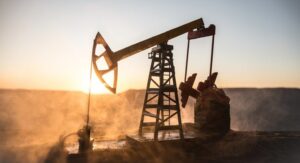 Pemex aún lejos de la meta de producción petrolera