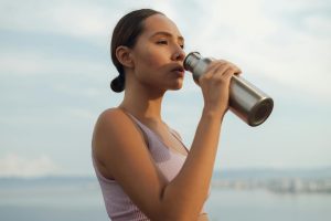 Del workout a la oficina: los hacks de hidratación que están transformando las rutinas diarias