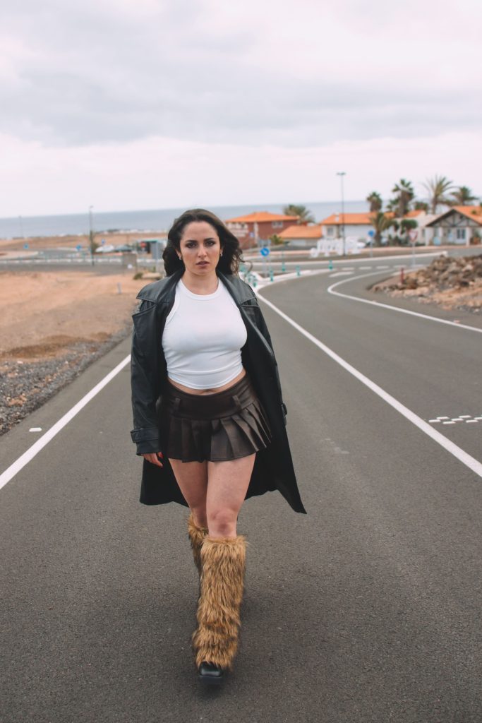 Caluu C. presenta “No Love”