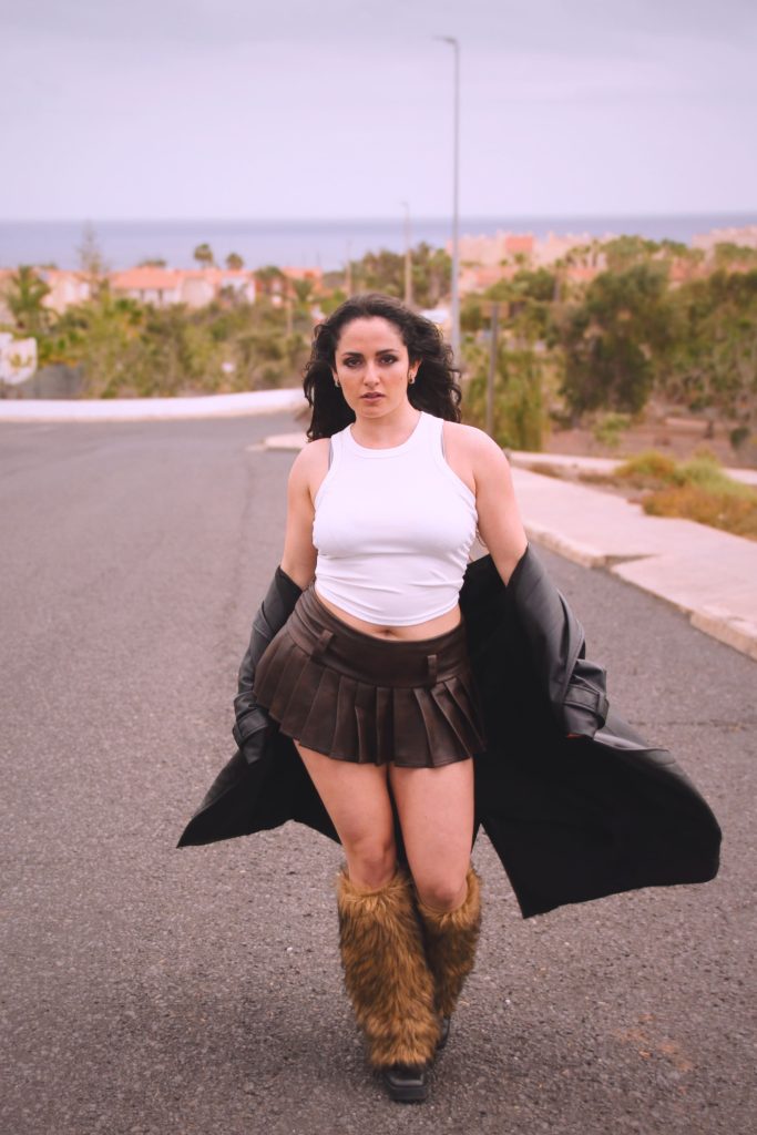 Caluu C. presenta “No Love”