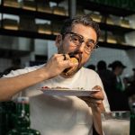 Ojo de Tigre lanza edición especial de mezcal junto a Tacos Atarantados