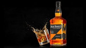 Brown-Forman fortalece su estrategia en México con la alianza entre Jack Daniel’s y McLaren